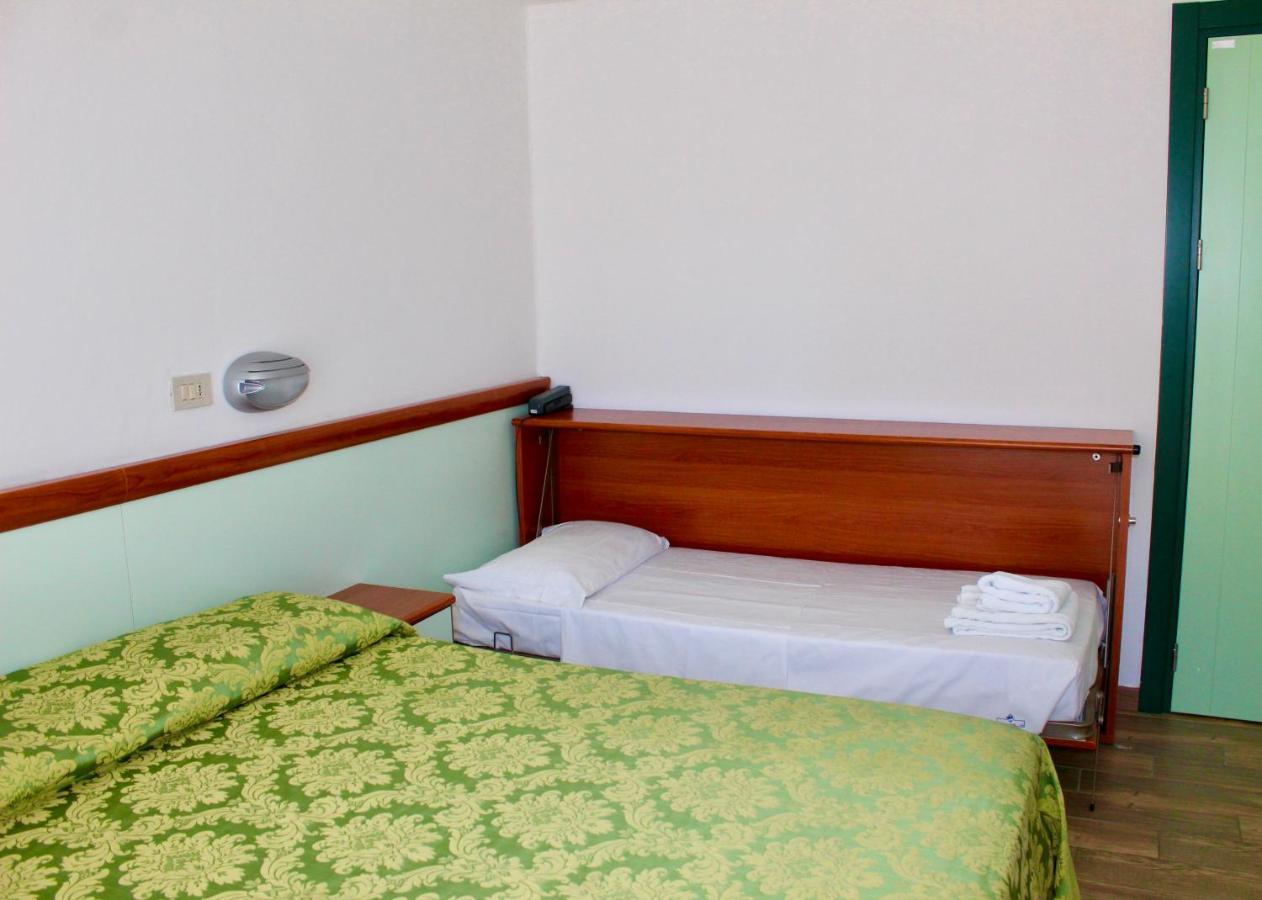 Hotel Cristina Grado Exterior photo