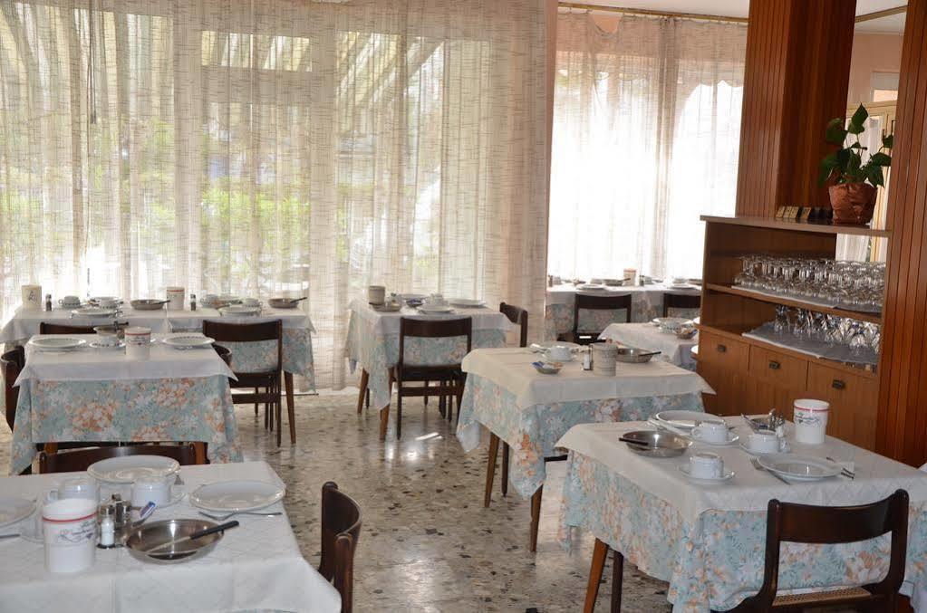 Hotel Cristina Grado Exterior photo